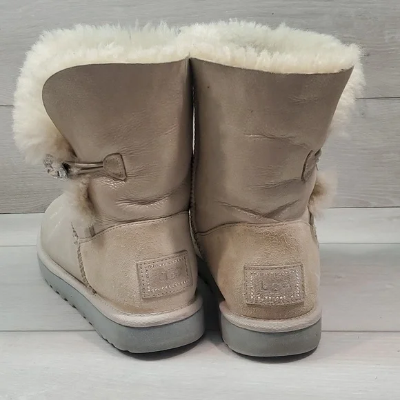 Ugg Australia Women Bailey I Do Wedding Bridal Short Sheepskin Boots shoes 8 - Picture 5 of 15